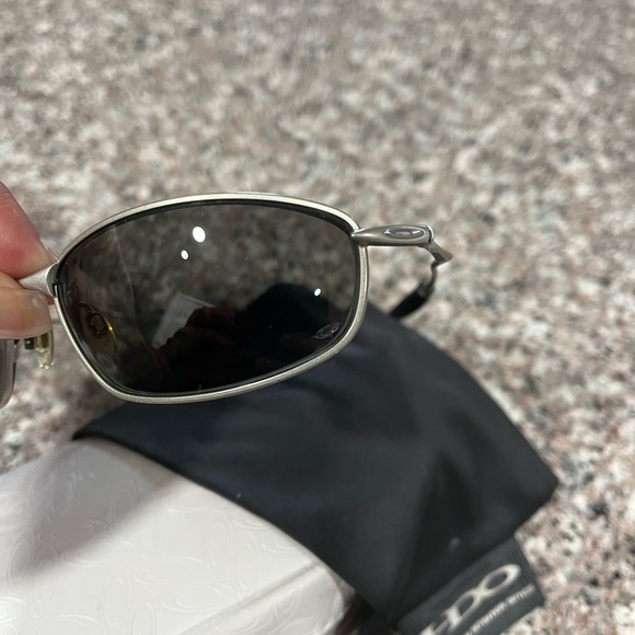 🎊HOST PICK🎊VINTAGE OAKLEY PRESCRIBED MENS EYEGLASSES - Picture 3 of 9